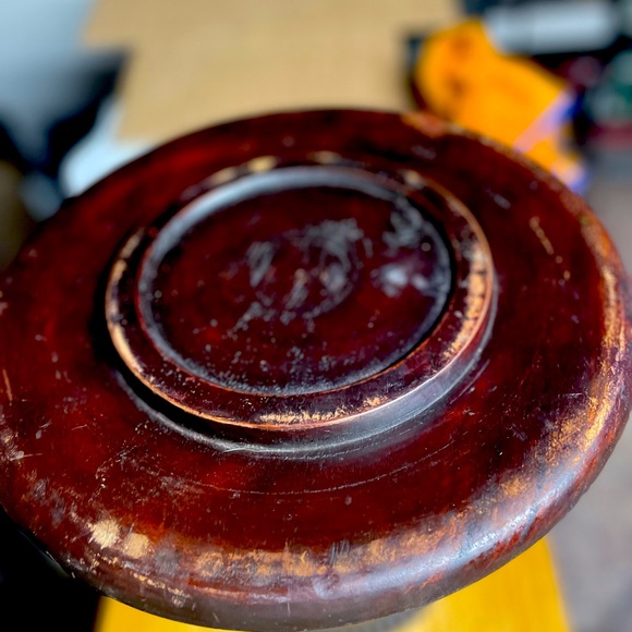 Hand carved Chinese dark red wood rice storage container. - Picture 9 of 11